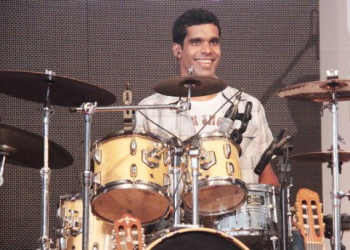 Ex-baterista do Estakazero, morre após parada cardíaca