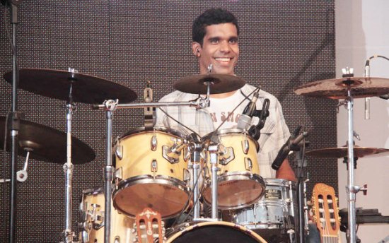 Ex-baterista do Estakazero, morre após parada cardíaca