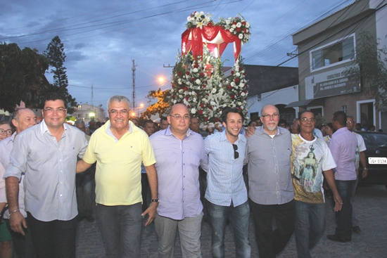 Santaluz I – Políticos do PP e PSD são recebidos pelo empresário Marcinho da CLN e participam da procissão de Santa Luzia