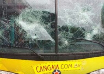 Ônibus da banda Cangaia de Jegue é depredado após show em Ipirá