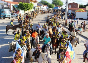 Cavalgada dos Amigos de Quijingue reuniu centenas de vaqueiros e amazonas de várias cidades da região sisaleira