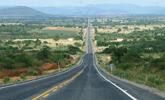 Fiat Uno capota na BA 233 mata motorista e deixa dois feridos