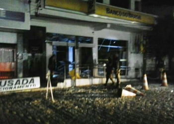 Bandidos explodem caixas eletrônicos do Banco do Brasil de Araci