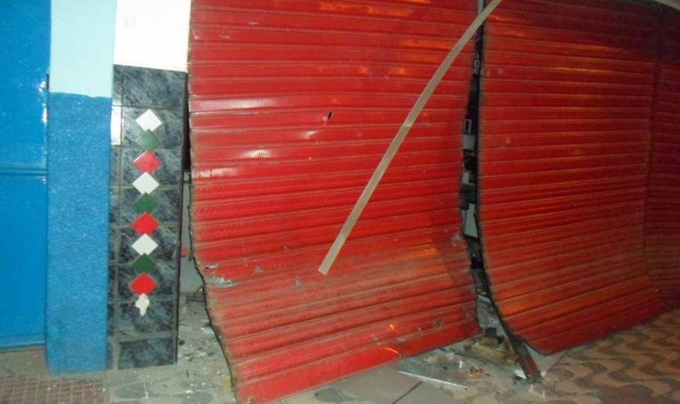 Bandidos estouram caixa eletrônico de supermercado em Miguel Calmon