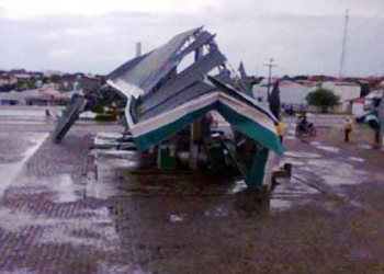 Forte temporal em Gavião leva medo e destruição