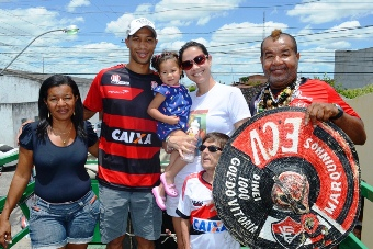 Diney é recebido com festa em São Domingos