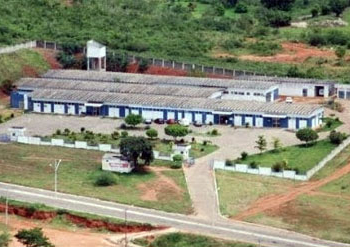 Mairi –  Homem é encontrado baleado dentro de casa