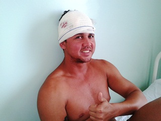 Jovem atingido por tiro na cabeça permanece internado; suspeitos negam ter atirado