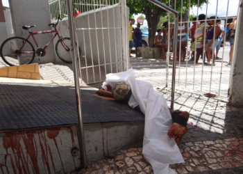 Feira de Santana:jovem é assassinado a facadas durante partida de futebol