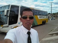 Corpo de motorista de ônibus envolvido no acidente com trator é sepultado em Paulo Afonso