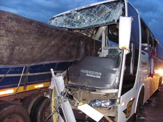 Ônibus da tragédia que deixou 13 mortos na BR 110, já havia se envolvido em outro acidente no interior paulista