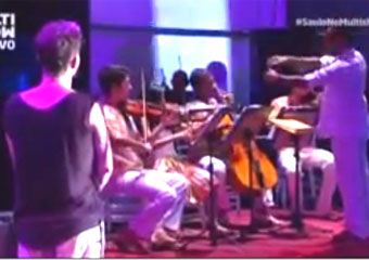 Saulo faz apresentação emociante no Festival de Verão com Orquestra Santo Antônio