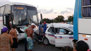 Engavetamento de veículos entre Feira e Serrinha deixa vários feridos