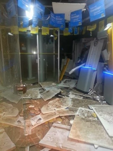 Terra Nova: bandidos explodem caixas eletrônicos