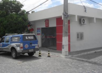 Gerente do Bradesco e esposa passam à noite como reféns na própria residência e teve que entregar malote de dinheiro