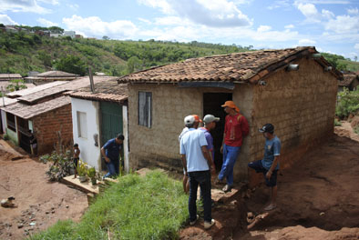 Homem é encontrado morto dentro de casa