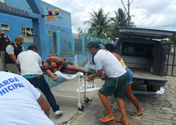 Jovem leva vários tiros dentro de academia em Ichu