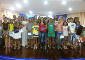 Prefeitura entrega óculos para crianças beneficiadas com o programa “Olhar da Gente”