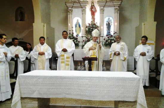 Bispo da Diocese de Serrinha realiza remanejamento de padres em diversas paróquias