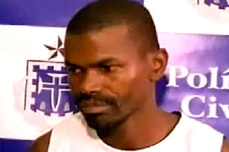 Homem furta celular de policial na delegacia e esconde dentro da cueca