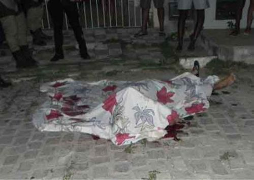 Vendedor é assassinado na porta de casa