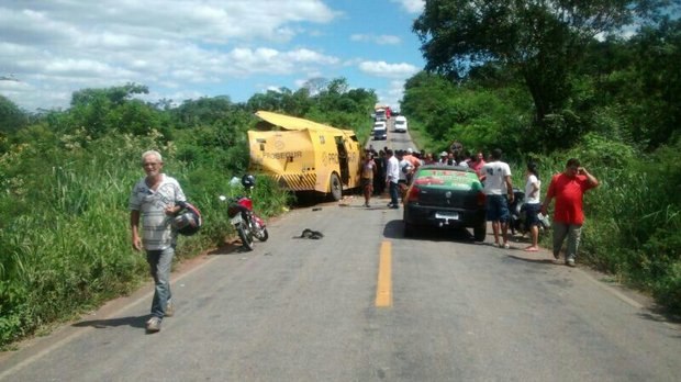 carro forte detonado.2