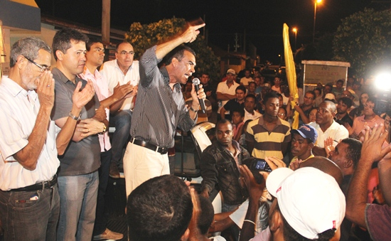 Durante entrega de USF em Almas, prefeito repudia atitude de deputado que chama Hospital Municipal de “Casa de Parto”