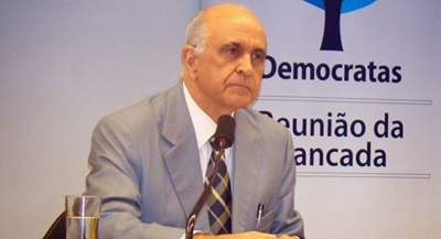 Paulo Souto lidera pesquisa encomendada pelo governo Wagner