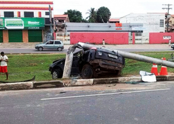 Policial morre e mulher fica ferida em acidente na Estrada do Coco