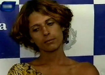 Travesti rouba R$ 22 de mulher, mas rejeita celular “por não ser da moda”