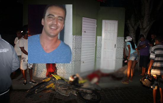 Coité – Motociclista perde controle do veículo, colide em parede de quiosque e morre