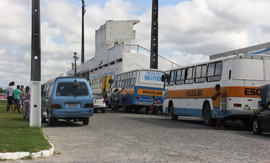 26ª CIRETRAN realiza vistoria no transporte escolar de Conceição do Coité