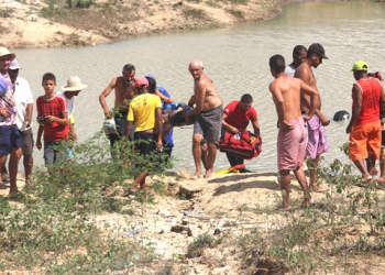 Coité – Carro cai em tanque, motorista é resgatado com vida e morre em hospital