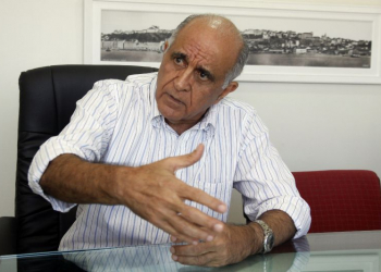 PT se especializou em fazer aquilo que tanto criticava, diz Paulo Souto