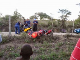 Vítima ficou presa numa cerca de arame