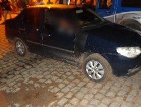 Carro que a vítima tentava chegar ao hospital.