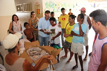 Coité – Prefeitura distribui cinco toneladas de peixes