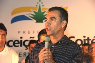 Prefeito disse que é na base do sacrifício manter as contas e obras em dia e conseguir aprovação neste período de crise.