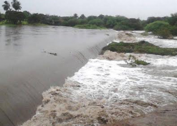 Forte temporal enche açudes e barragens no município de Queimadas