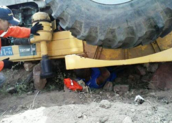 Homem fica ferido após acidente com trator na BA 411 próximo a Tanquinho