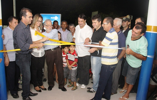 Na despedida de Alex Lopes, Prefeitura de Coité entrega USF em Santa Rosa