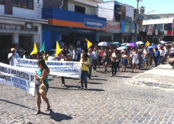 Coité – Professores da Rede Municipal voltam às ruas para reivindicar seus direitos perante o poder público