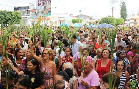 A som de “Hosana ê Hosana á” católicos coiteenses celebram inicio da semana santa