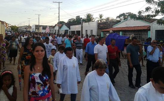 Missa da celebração da Paixão de Cristo e procissão reuniu vários fiéis