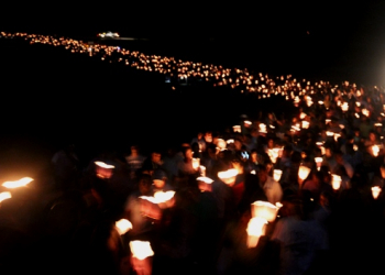 Procissão do Fogaréu e encenação da Paixão de Cristo marca a quinta-feira santa em Serrinha