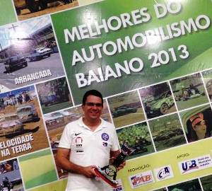 Piloto tricolor Roberto Cunha é destaque em premiação