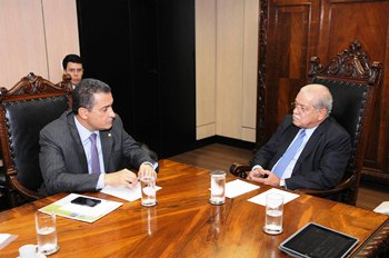 Rui Costa assume mandato e trata de estradas com ministro César Borges
