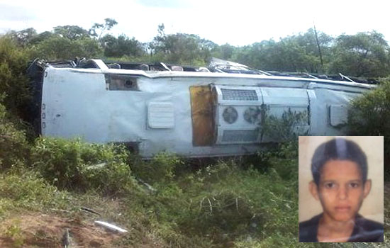 Grave acidente com um ônibus de turismo deixa três feridos e uma vitima fatal em Queimadas