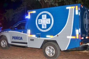 Jovem é morto a tiros em campo de futebol