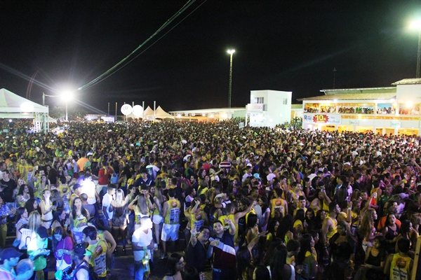 Baião de 2 supera as expectativas na festa de 15 anos – Veja o álbum de fotos